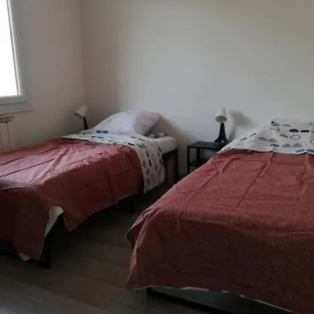 Apartmán 65m With Small Balcony - Near Naval Base *