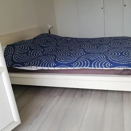 65m With Small Balcony - Near Naval Base * Toulon
